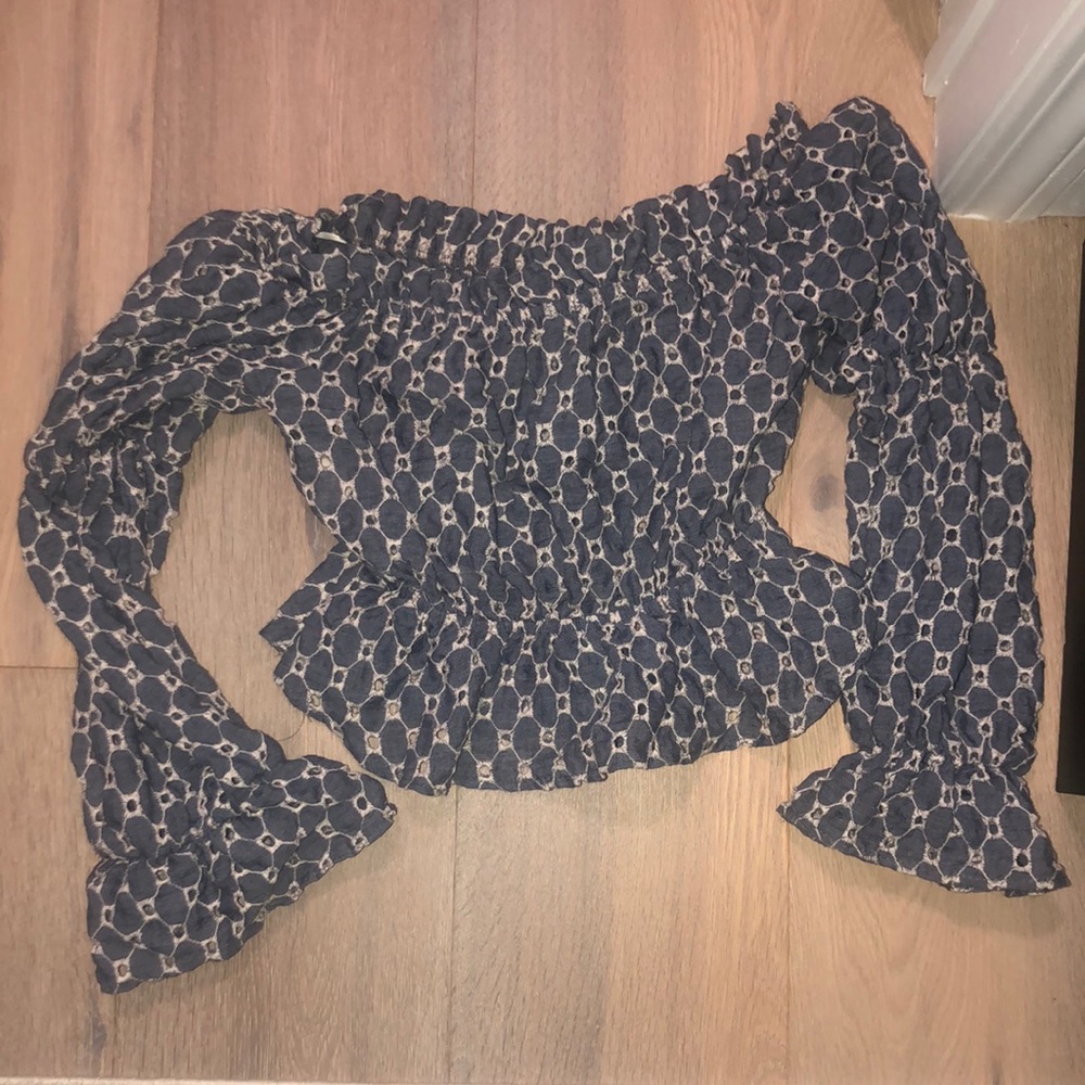 Eyelet detail top
